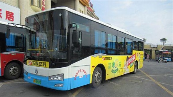 公交車身及車內(nèi)廣告火爆招租，滿城跑的廣告靜待與您攜手共贏